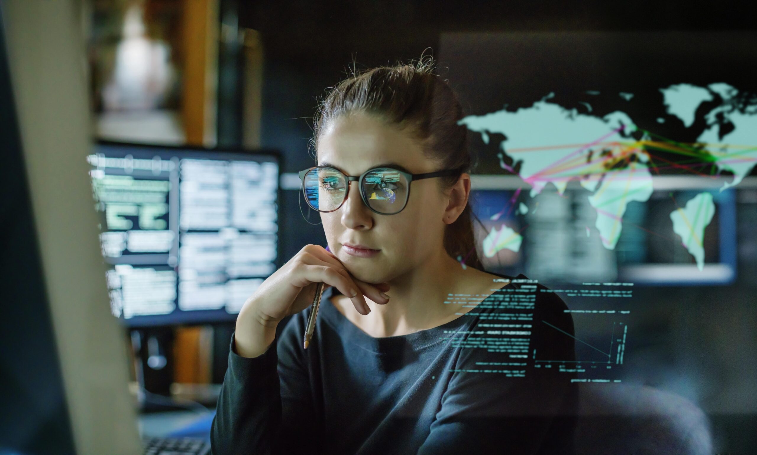 mulher tokenizando ativos digitais